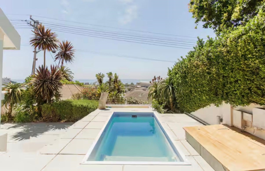 To Let 2 Bedroom Property for Rent in Green Point Western Cape